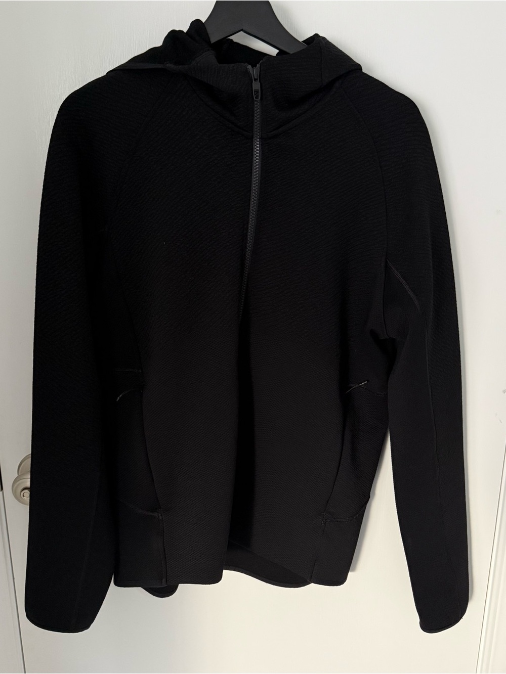 lululemon athletica Men's Black Full-Zip Hooded Sweater